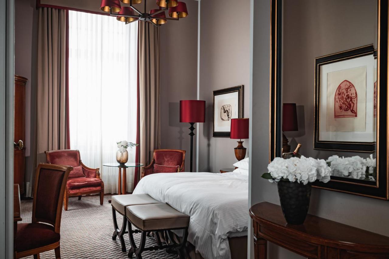 Althoff Grandhotel Schloss Bensberg Bergisch Gladbach Kültér fotó A room at the hotel