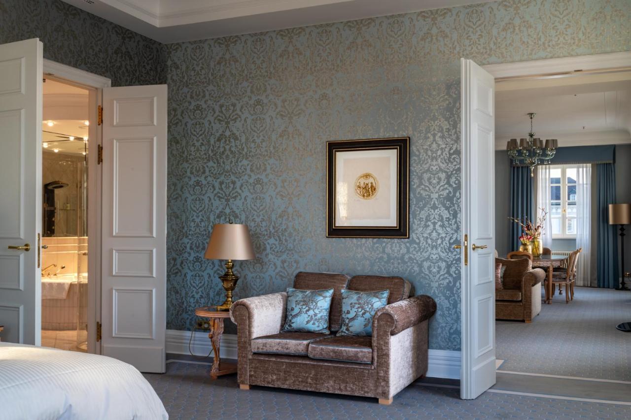 Althoff Grandhotel Schloss Bensberg Bergisch Gladbach Kültér fotó A suite at the hotel
