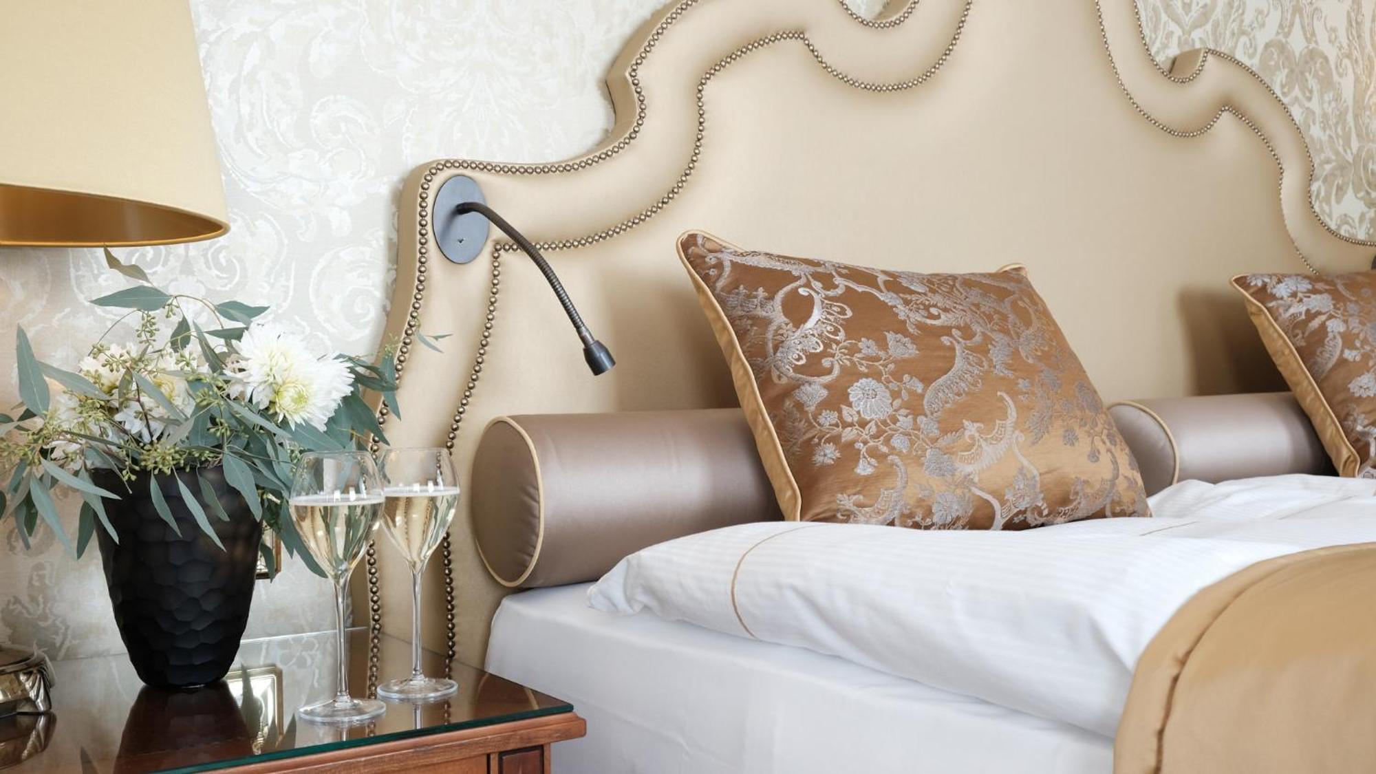 Althoff Grandhotel Schloss Bensberg Bergisch Gladbach Szoba fotó A wall light